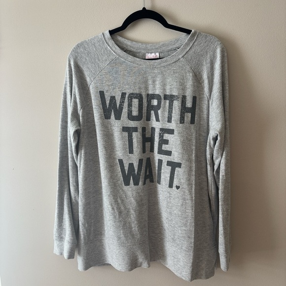 Women’s‎ Maternity “Worth the Wait” Lightweight Crewneck Pullover Gray Sweater - Picture 1 of 3